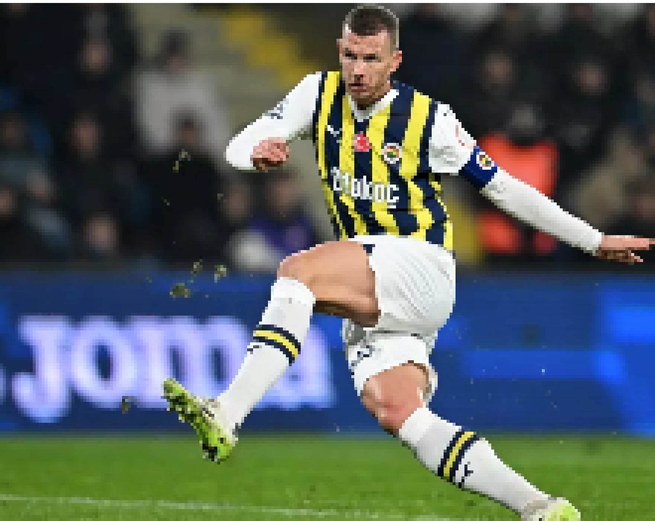 [b70438] Edin Dzeko