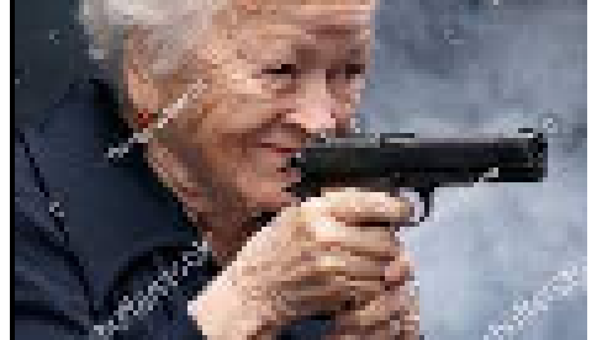 [1f9fb3] GRANNY GOT A GUN SCROLL AROUND THERES ALOT OF COOL THINGS
