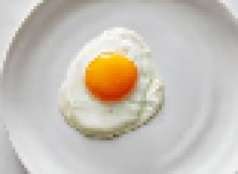 [642a3c] egg on a plate